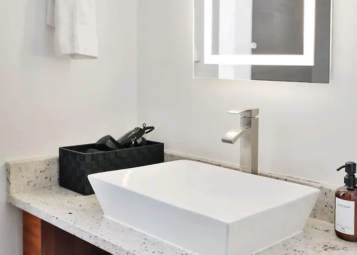 Holiday home Oasis W Pool Table Near Downtown Columbus