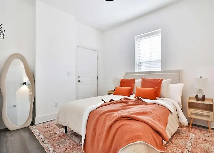 Oasis W Pool Table Near Downtown *