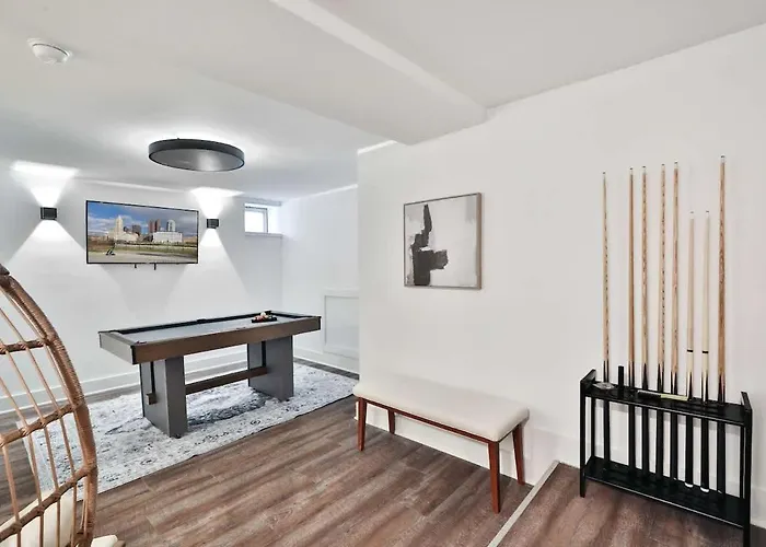 Oasis W Pool Table Near Downtown Holiday home *