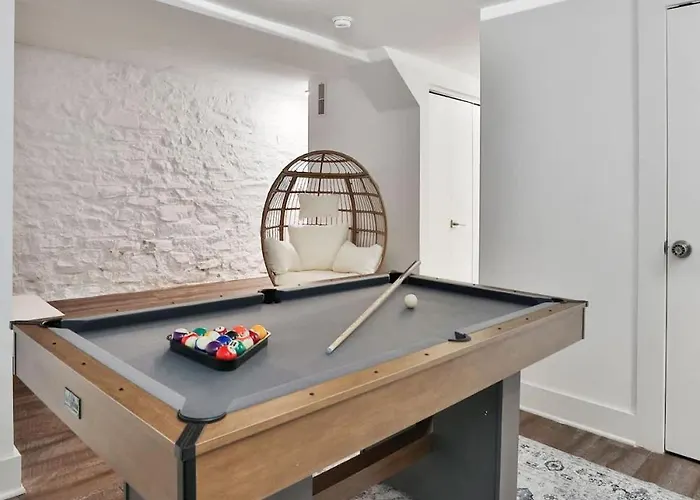 Holiday home Oasis W Pool Table Near Downtown Columbus