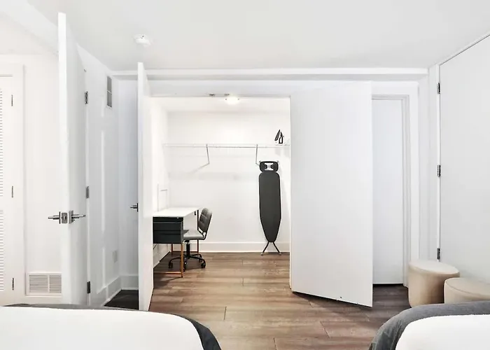 Holiday home Oasis W Pool Table Near Downtown